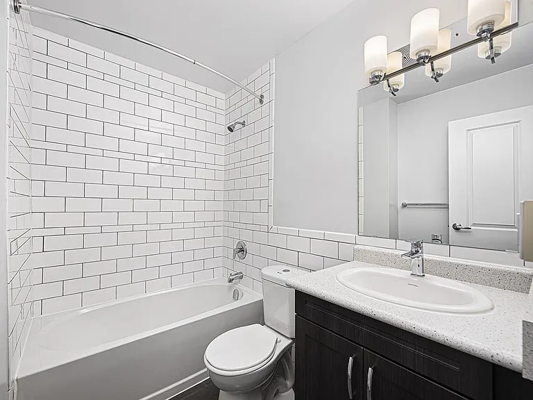 7280 Darcel Ave — Photo 21