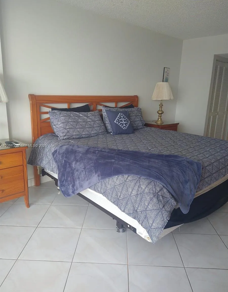 Marbella Condo — Photo 1