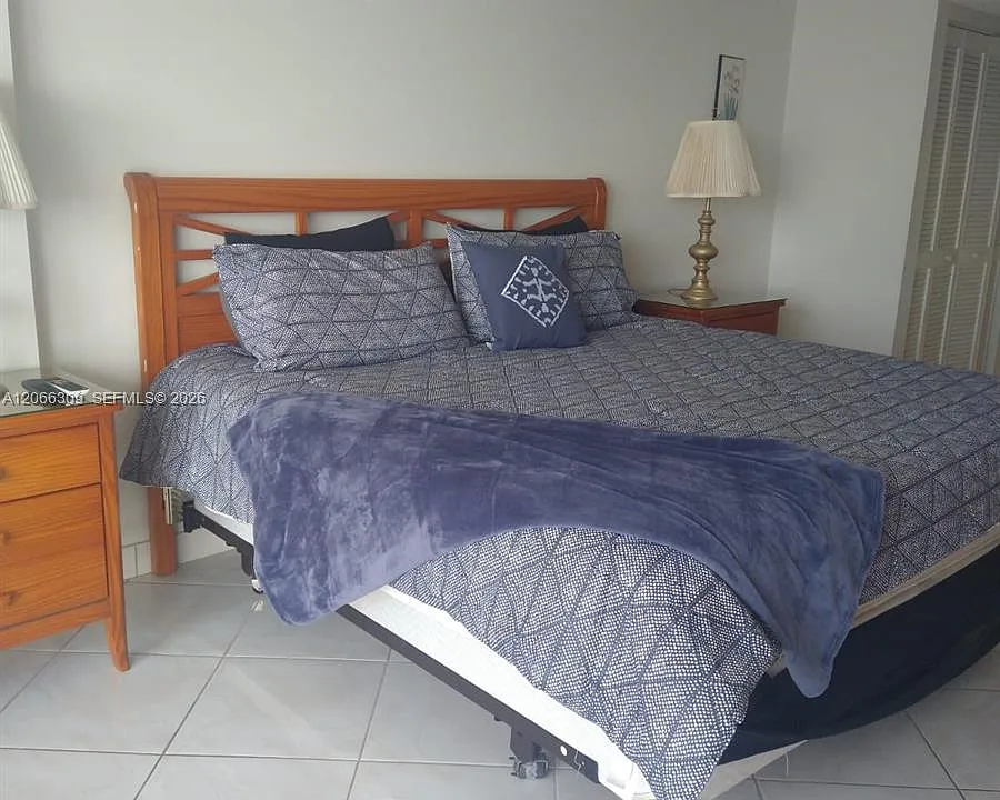 9341 Collins Ave #303