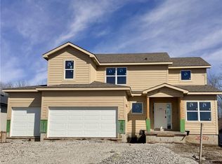 20727 Emerald St, Spring Hill, KS 66083