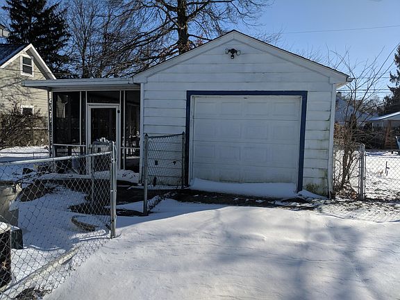 2nd image of 915 W 11th Ave
