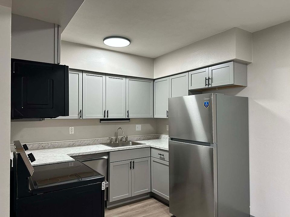 1st image of 1157 Ravenwood Rd APT 1