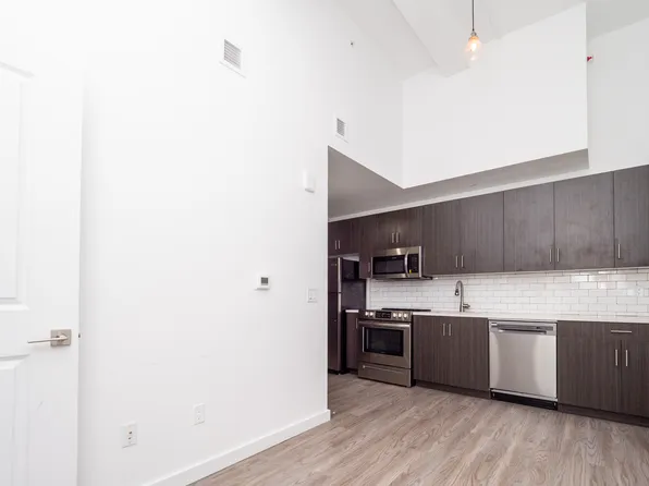 201 Cornelison Avenue image 5 of 12