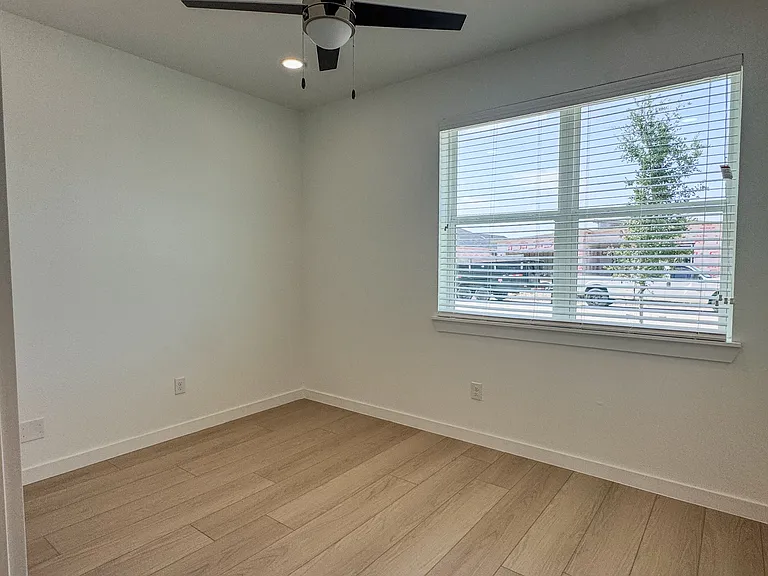 140 Zion Rd — Photo 16