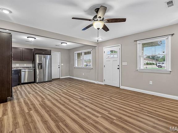 5th image of 1402 Krei Ave