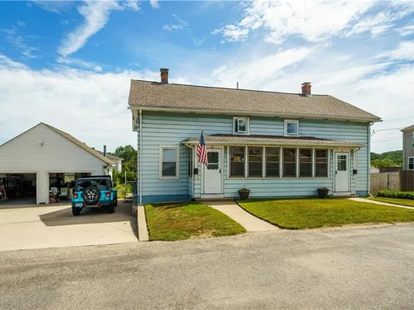 11-9 Ivy St, West Warwick, RI 02893
