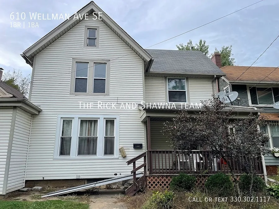 610 Wellman Ave SE photo 1