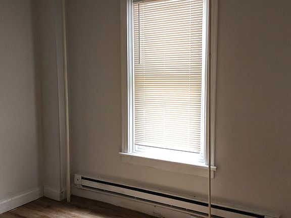 5th image of 906 N 3rd St Unit 1