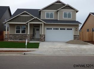 1051 Robbins Way, Lebanon, OR 97355