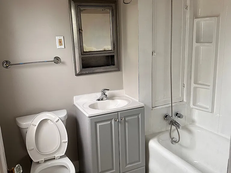 5328 Maywood Ave #8 — Photo 9