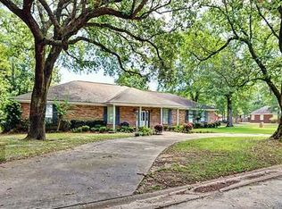 2507 Duck Lake Dr, Moss Point, MS 39563