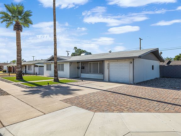 3rd image of 3702 W Tuckey Ln