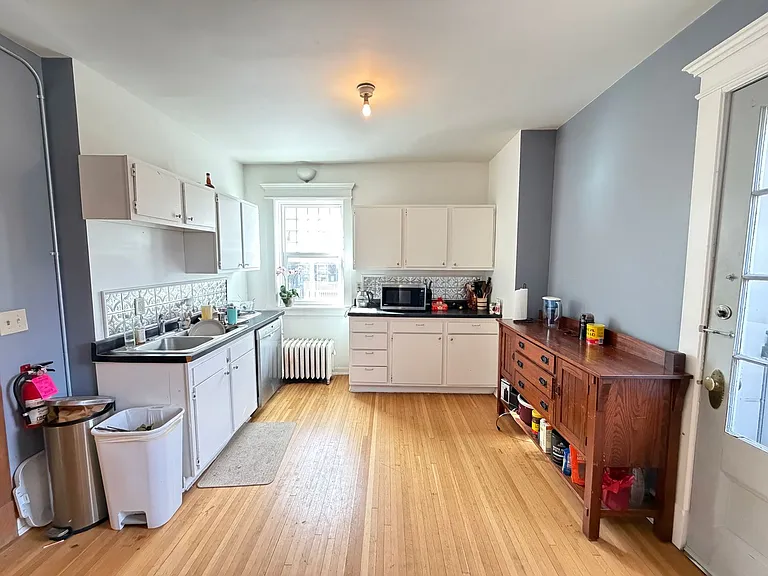 2307 E Superior St #2 — Photo 26