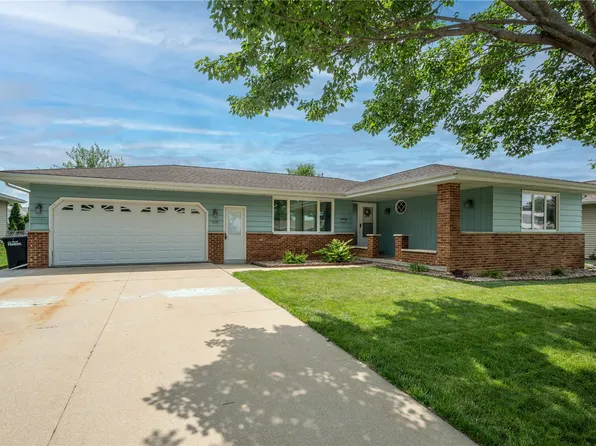 3535 28th Ave, Marion, IA 52302