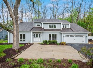 3S445 Winfield Rd, Warrenville, IL 60555