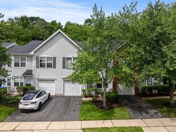 38 Windsong Cir, East Brunswick, NJ 08816