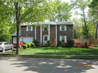 40 Hewes St, Port Jefferson Station, NY 11776