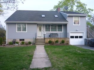 17 Lincoln St, Niantic, CT 06357
