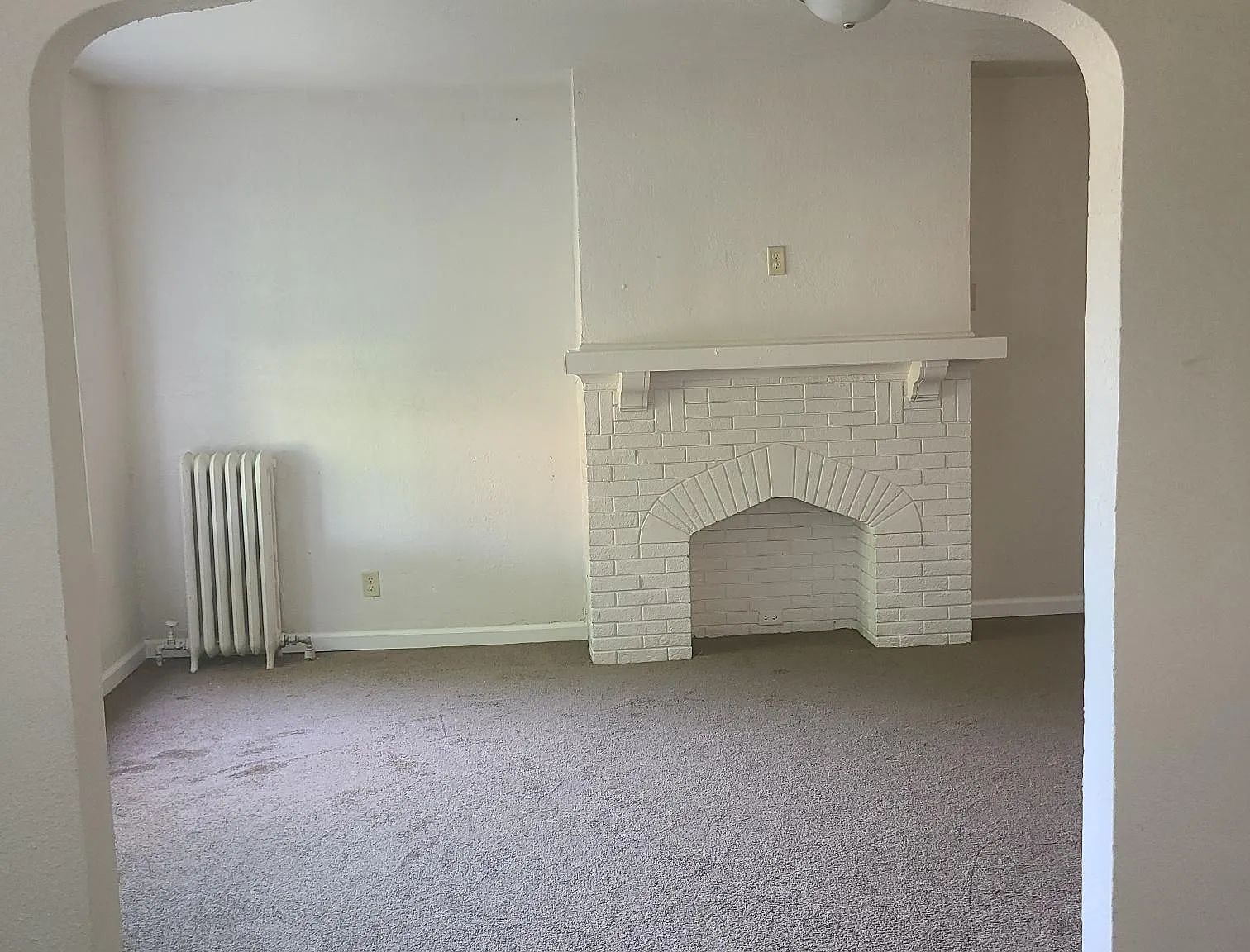 2 bed, 950 sqft, $1,000 — Photo 2