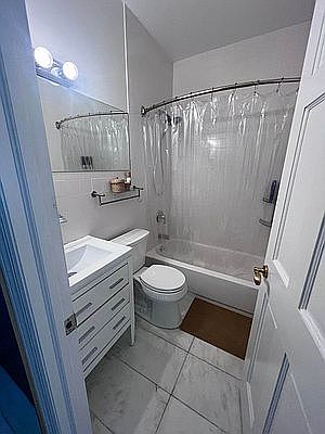 4th image of 4312 Broadway #3