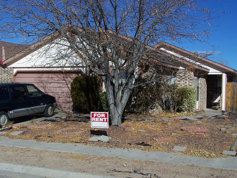 2nd image of 1990 Castillo Dr SW