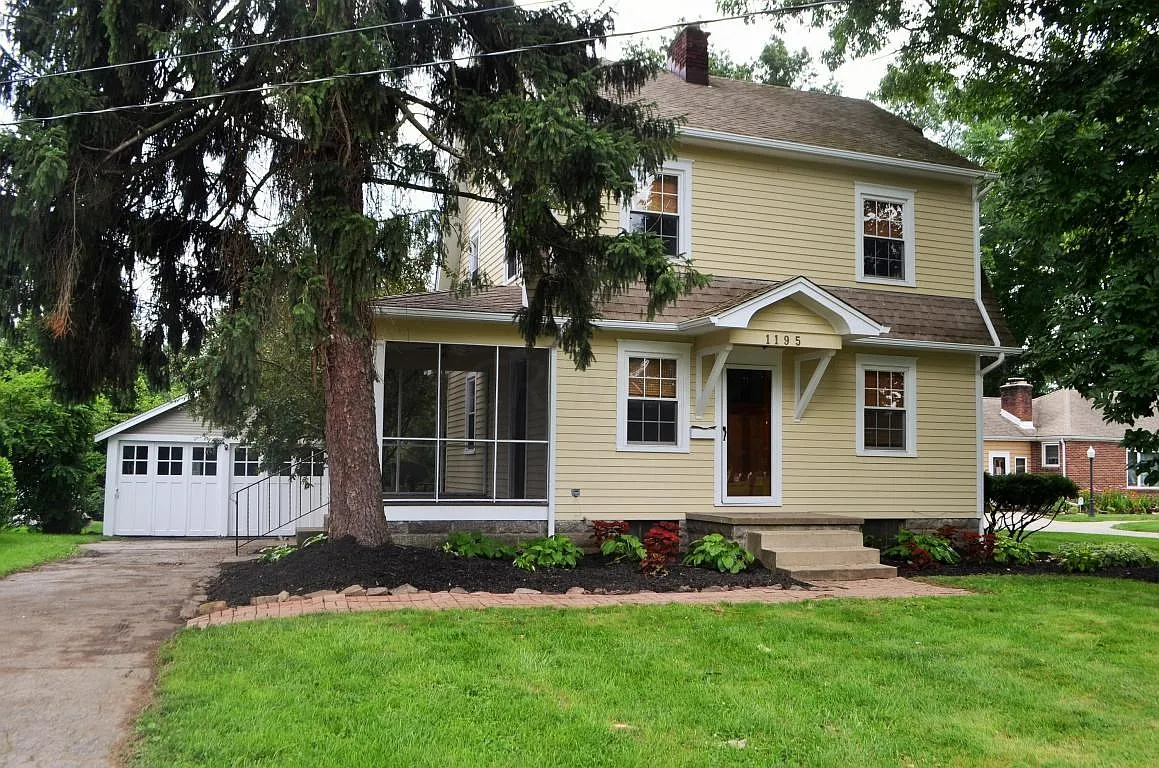 1195 W Main St photo 1