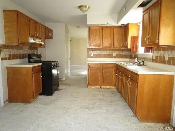 2nd image of 5916 Almond Creek North Ln