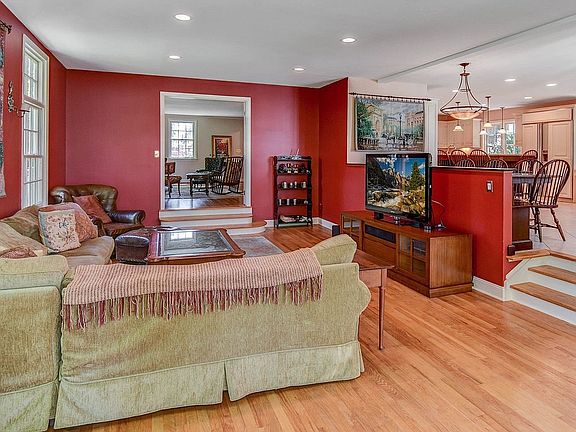 3rd image of 356 Owen Ave