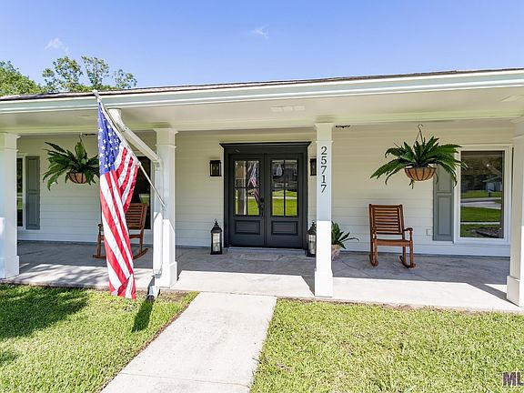 3rd image of 25717 Poirrier Ln