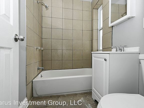 5th image of 1215-1219 E 72nd Pl #1E