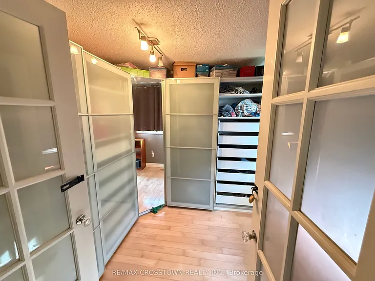 28 Austen Ln — Photo 10