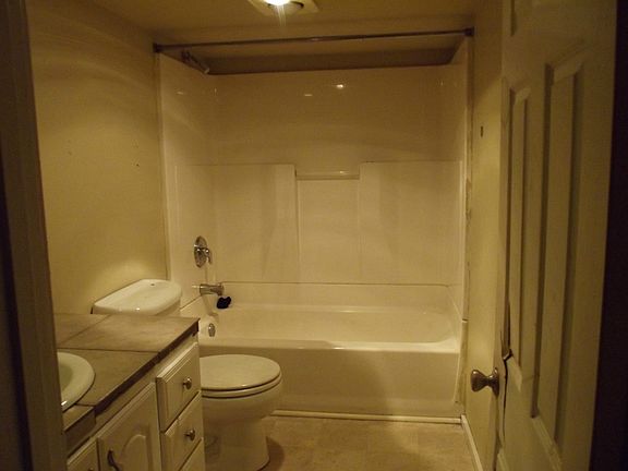 4th image of 1112 S Sheridan Ave