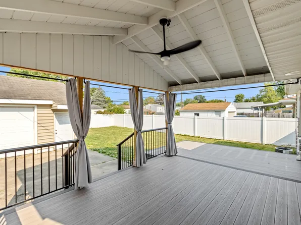 2977 Upton Rd W, Columbus, OH 43232