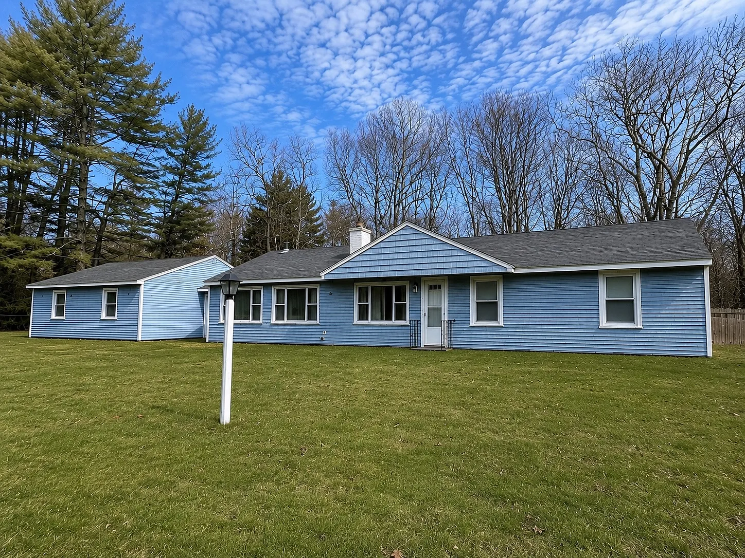 16 Sandra Dr — Photo 1