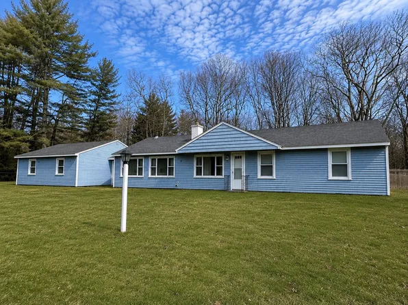 16 Sandra Dr, North Kingstown, RI 02852