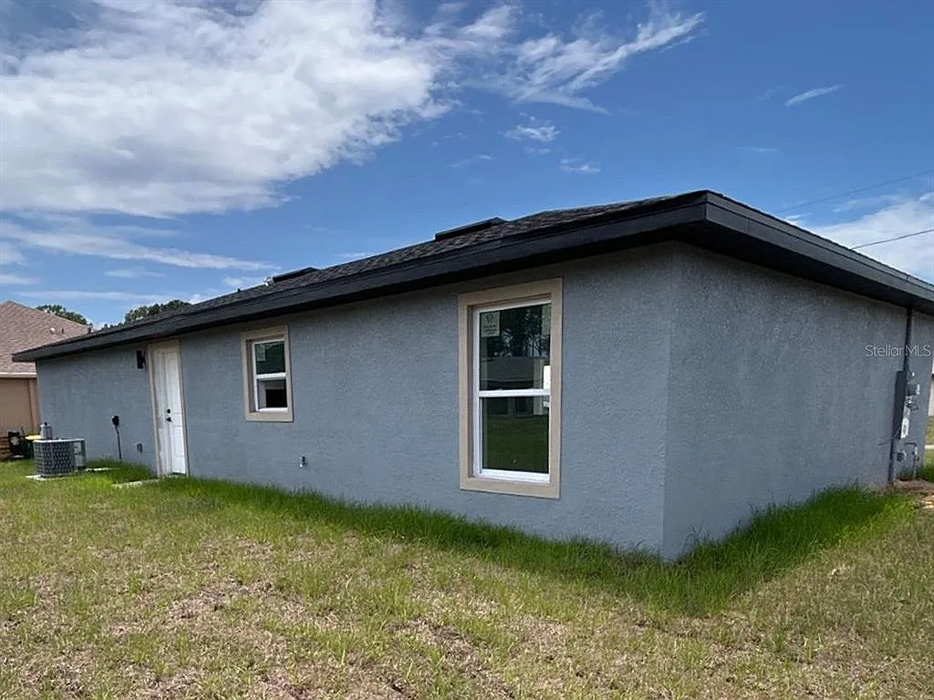 3 bed, 2.5 bath, 1011 sqft, $1,750 — Photo 2