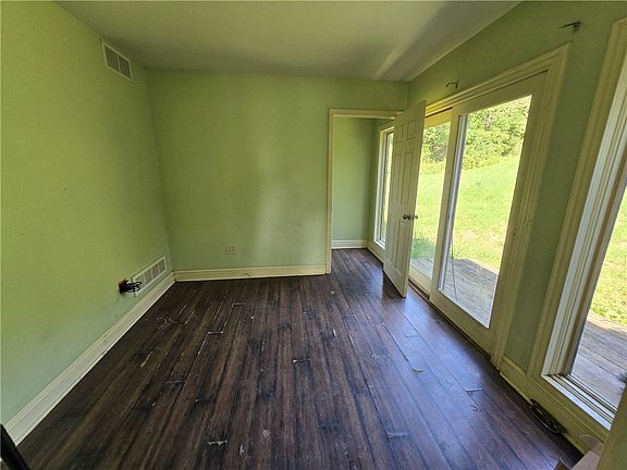 4th image of 76 Rainey Rd