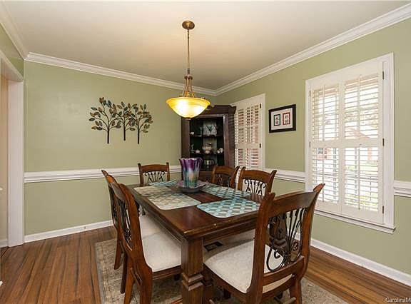 5th image of 728 Pinebough Ln