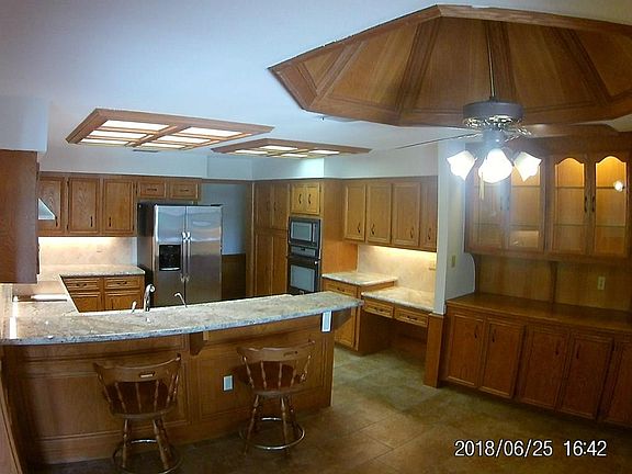 3rd image of 2505 Robin Ave