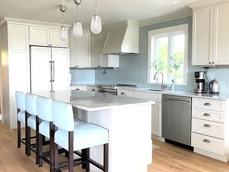 88 Little Neck Rd — Photo 8