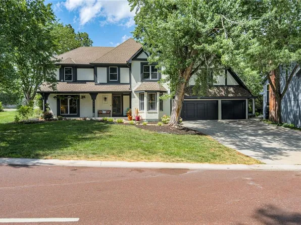 8630 W 116th St, Overland Park, KS 66210