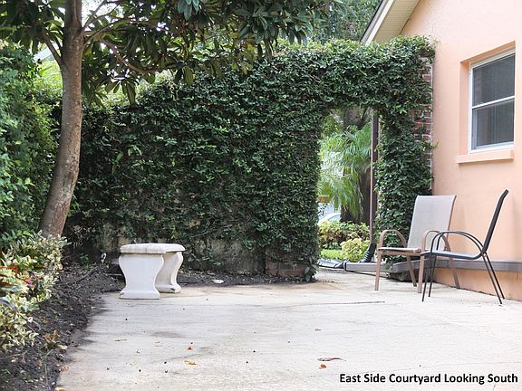 5th image of 2604 Applewood Dr