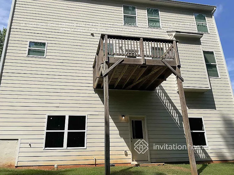 312 Stallings Dr — Photo 10