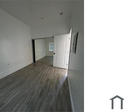 5th image of 252 W 43rd St