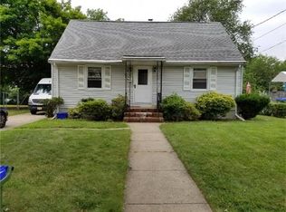 13 Walnut St, Edison, NJ 08817