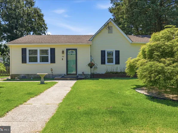 46 W Vine St, Gibbstown, NJ 08027