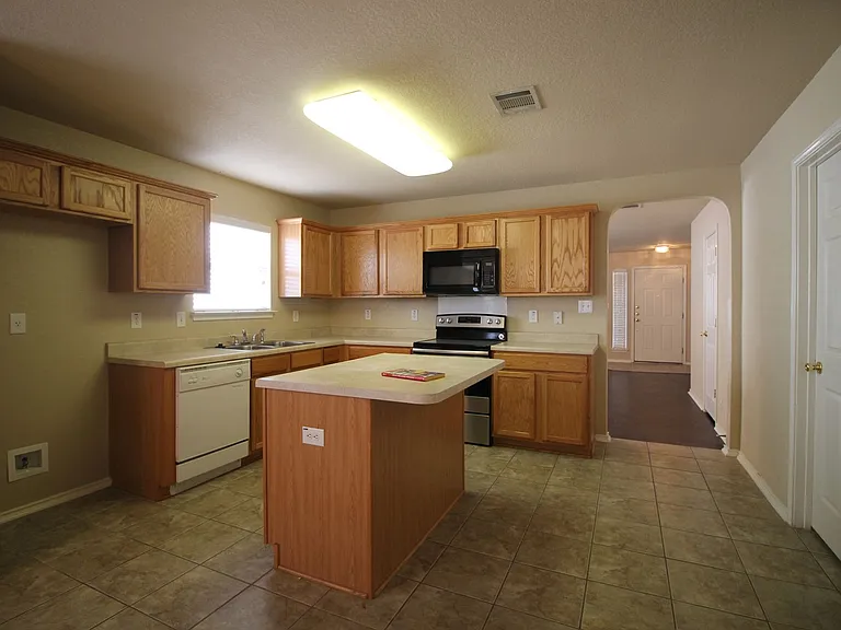 249 Val Verde Dr — Photo 6