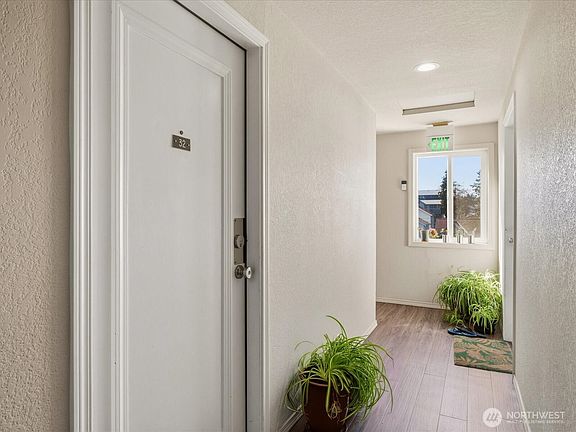3rd image of 14344 N Stone Avenue #32