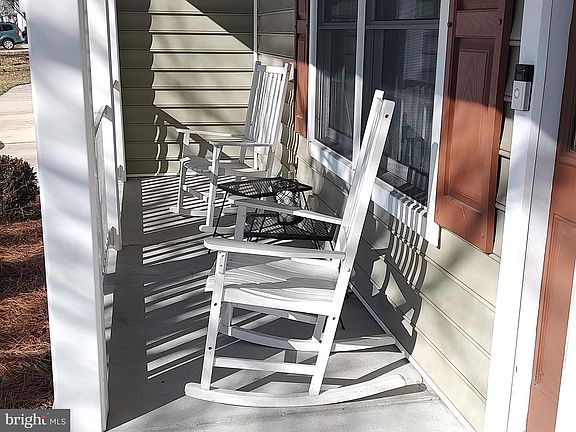 2nd image of 27 Bayberry St