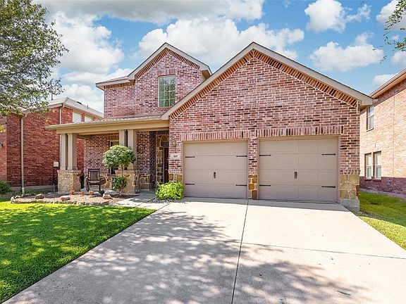 2nd image of 305 Highland Park Ln